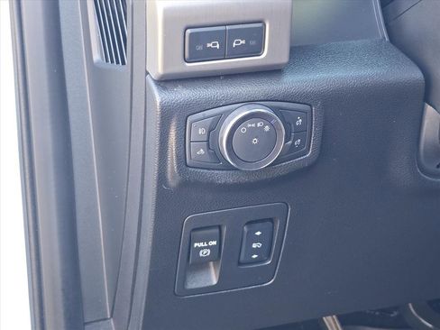 Used 2018 Ford F150 Platinum w/ Equipment Group 701A Luxury image 17