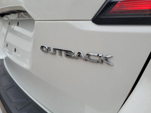 Used 2022 Subaru Outback Limited w/ Popular Package #2 image 10