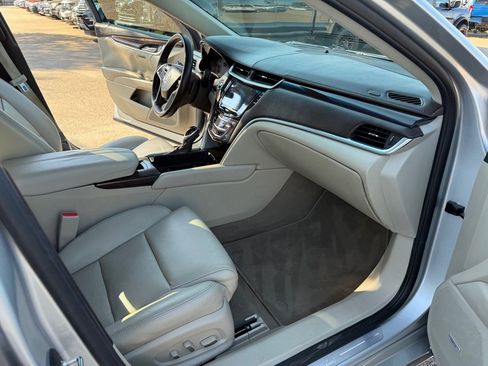 Used 2015 Cadillac XTS Luxury image 16