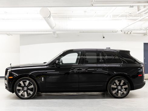 Certified 2024 Rolls-Royce Cullinan image 2