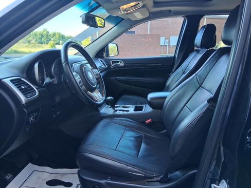 Used 2012 Jeep Grand Cherokee Laredo AWD/4WD image 9