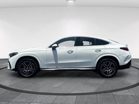 Used 2025 Mercedes-Benz GLC 300 4MATIC image 8