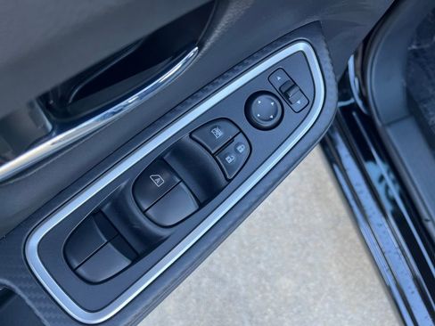 New 2025 Nissan Versa SR image 12