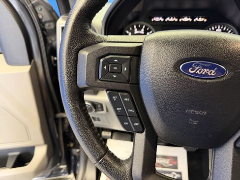 Used 2015 Ford F150 XLT w/ Equipment Group 302A Luxury AWD/4WD image 17