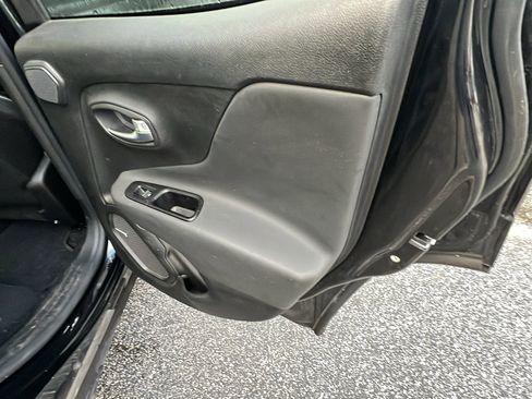 Used 2020 Jeep Renegade Altitude image 20