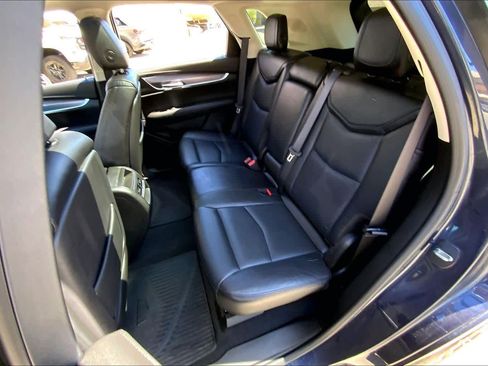 Used 2018 Cadillac XT5 Luxury w/ Driver Awareness Package image 21