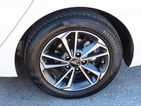 Used 2024 Kia Forte LXS w/ LXS Technology Package image 35