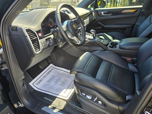 Used 2020 Porsche Cayenne AWD/4WD image 12