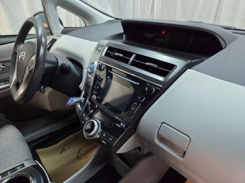 Used 2017 Toyota Prius V Three image 24