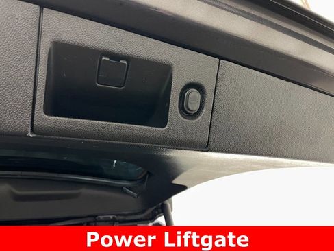 Used 2018 GMC Yukon Denali image 52