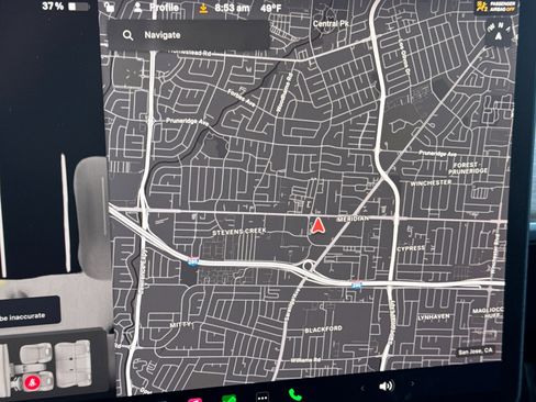 Used 2023 Tesla Model 3 Standard Range image 18