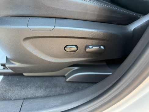 Used 2019 Buick Encore Preferred AWD/4WD image 23