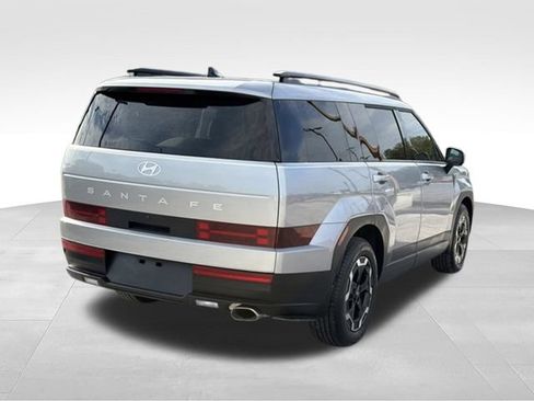 Used 2024 Hyundai Santa Fe SEL FWD image 5