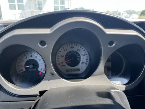 Used 2004 Nissan Frontier LE RWD image 10