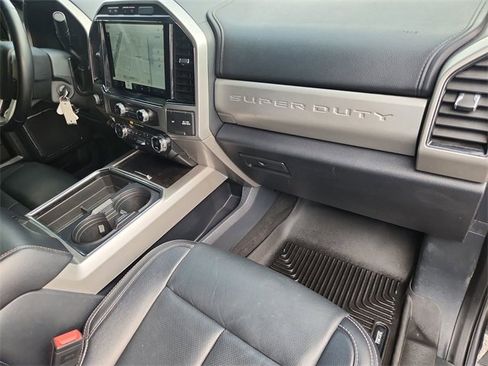 Used 2022 Ford F250 Lariat w/ Black Appearance Package image 27