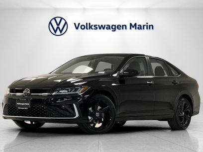 New 2025 Volkswagen Jetta SE w/ Sunroof Package