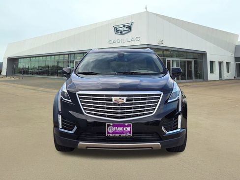 Used 2018 Cadillac XT5 Platinum image 2