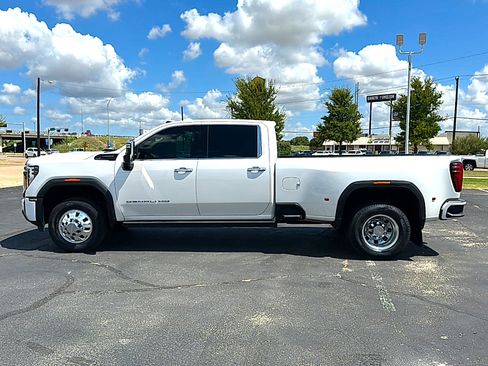 Used 2024 GMC Sierra 3500 Denali Ultimate AWD/4WD image 5