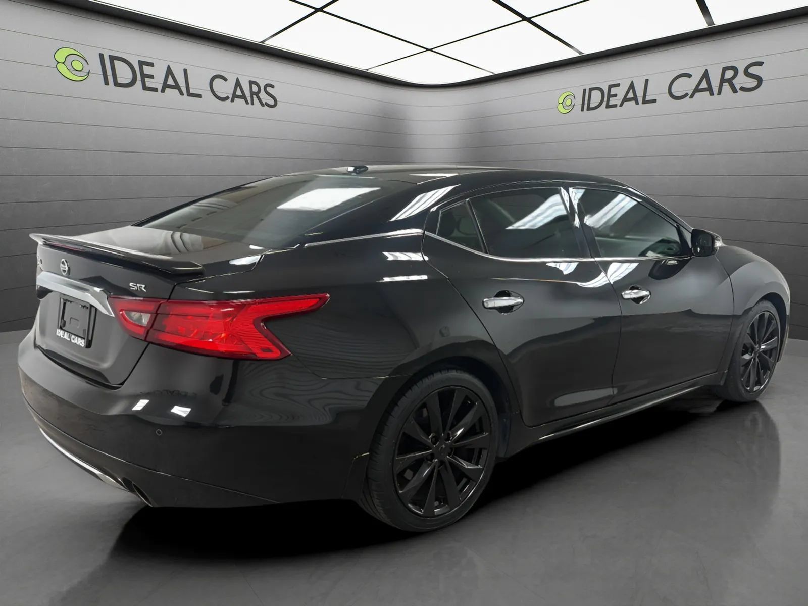 Used 2017 Nissan Maxima SR w/ Midnight Edition FWD image 5