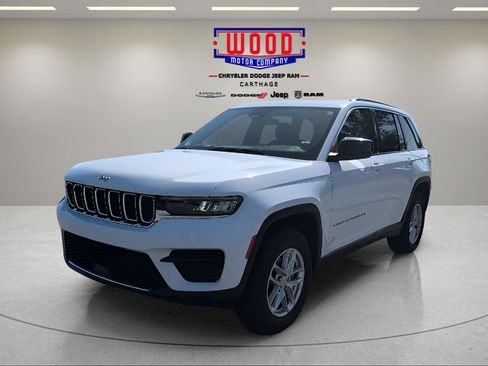 Used 2025 Jeep Grand Cherokee Laredo X RWD image 7
