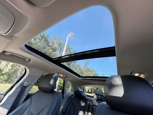 Used 2018 Lincoln MKC Select w/ Select Plus Package image 26