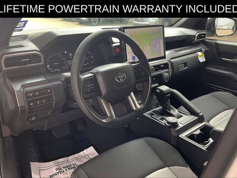 Used 2025 Toyota Tacoma TRD Off-Road AWD/4WD image 14