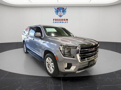 Used 2022 GMC Yukon XL SLT AWD/4WD image 1