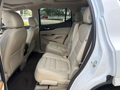 Used 2019 GMC Acadia Denali w/ Technology Package FWD image 15