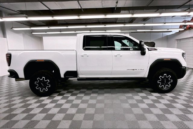 Used 2025 GMC Sierra 2500 AT4X AWD/4WD image 15
