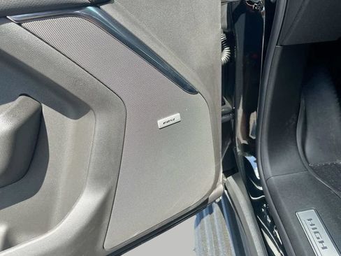 New 2026 Chevrolet Suburban High Country AWD/4WD image 17