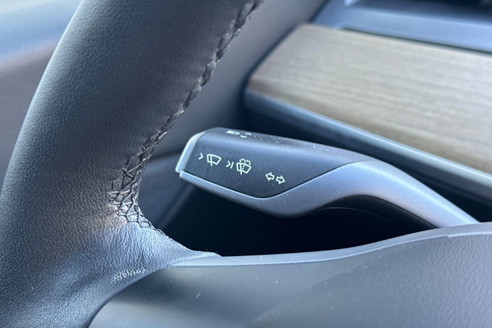 Used 2022 Tesla Model Y Long Range AWD/4WD image 36