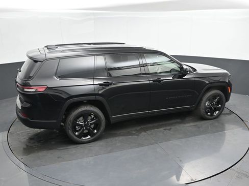 New 2025 Jeep Grand Cherokee L Limited w/ Black Appearance Package image 33