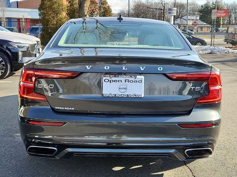 Certified 2021 Volvo S60 T5 Momentum w/ Protection Package Premier image 5