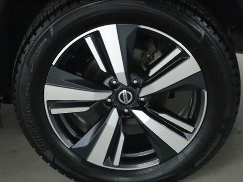 Certified 2021 Nissan Rogue Platinum image 44