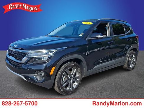 Used 2023 Kia Seltos S w/ Navigation Package FWD image 1