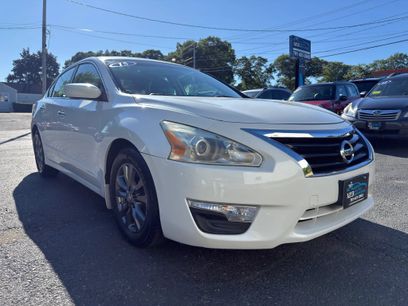 Used 2015 Nissan Altima 2.5 S w/ Sport Value Package