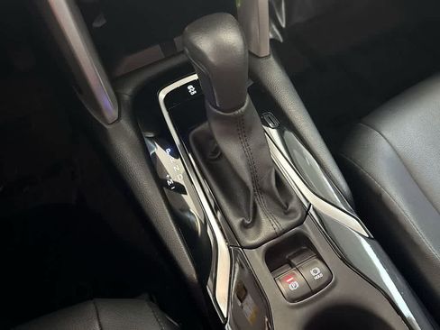 Used 2024 Toyota Corolla Cross XLE w/ Convenience Package image 21