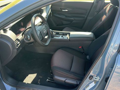 New 2026 Nissan Sentra SR w/ Floor Mat Package FWD image 9