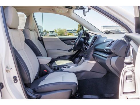 Certified 2022 Subaru Forester Premium AWD/4WD image 11