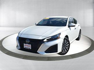 Used 2023 Nissan Altima 2.5 SV video 1
