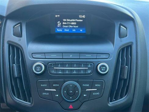 Used 2018 Ford Focus SE w/ SE Appearance Package image 28