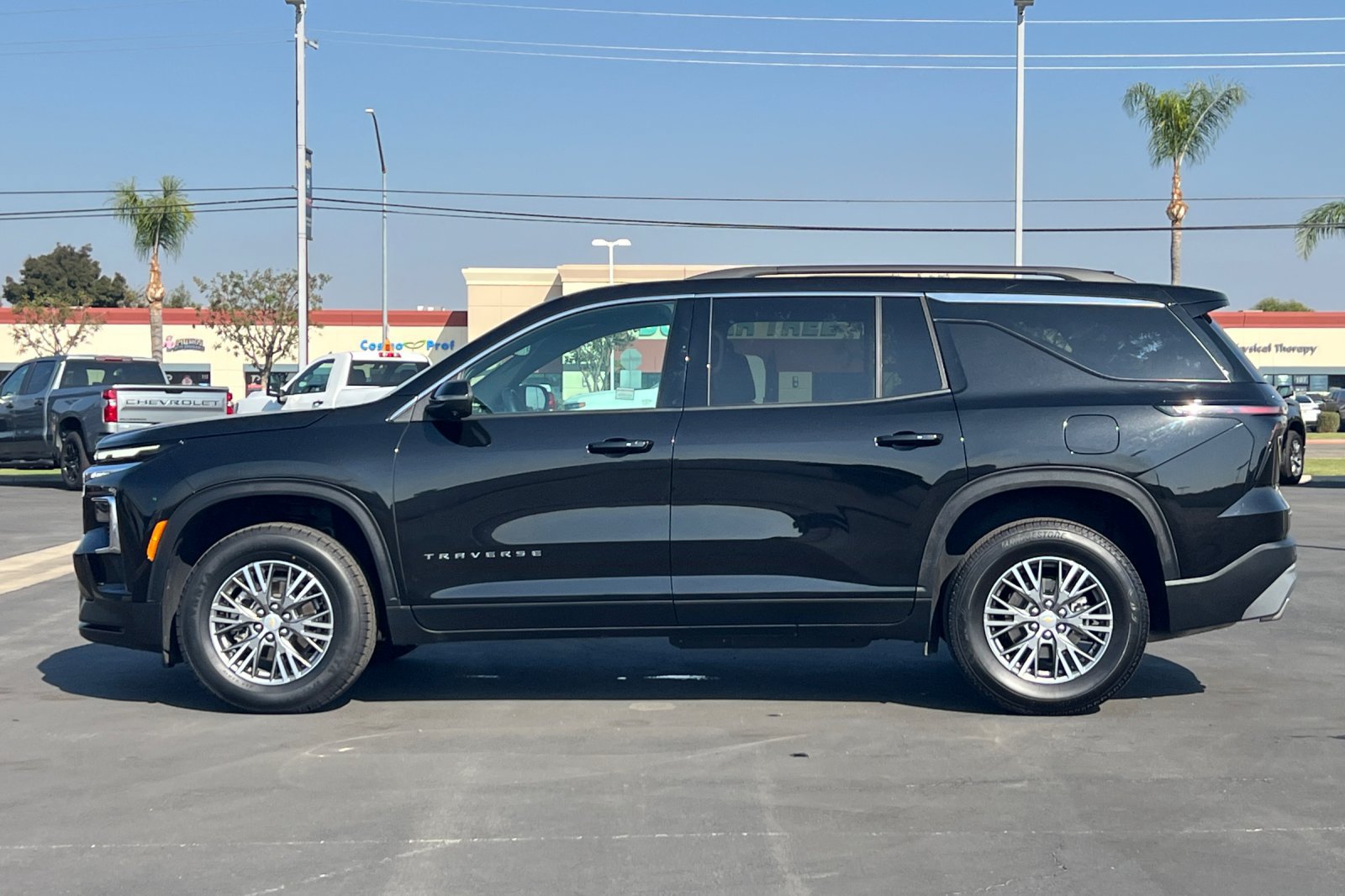 Used 2026 Chevrolet Traverse LT w/ Driver Confidence Package FWD image 8