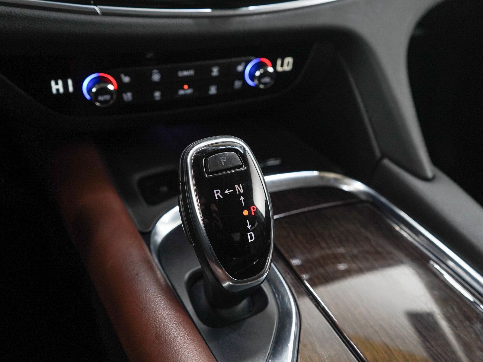 Used 2018 Buick Enclave Avenir w/ Avenir Technology Package AWD/4WD image 23