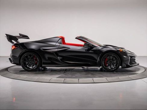Used 2026 Chevrolet Corvette ZR1 w/ ZR1 Carbon Fiber Aero Package RWD image 7