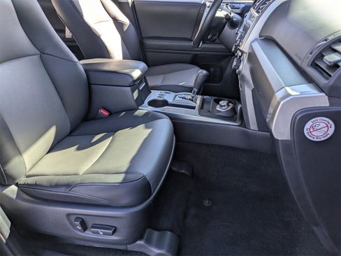 Used 2024 Toyota 4Runner SR5 Premium image 28