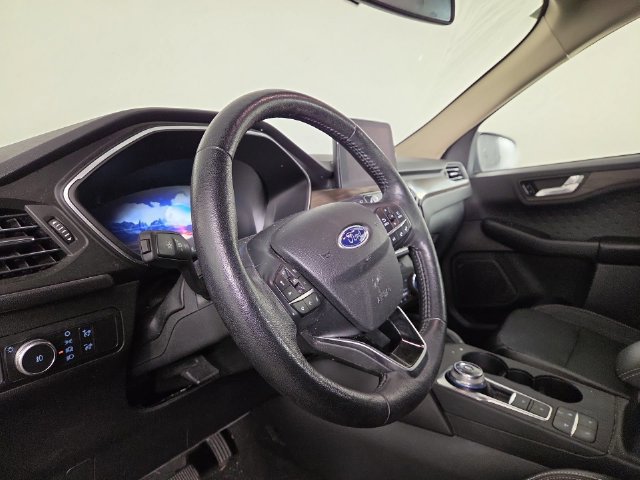 Used 2020 Ford Escape Titanium AWD/4WD image 14