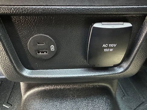 Used 2022 Ford Edge ST-Line w/ Class II Trailer Tow Package AWD/4WD image 21
