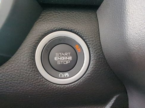 Used 2023 RAM 1500 Laramie AWD/4WD image 31