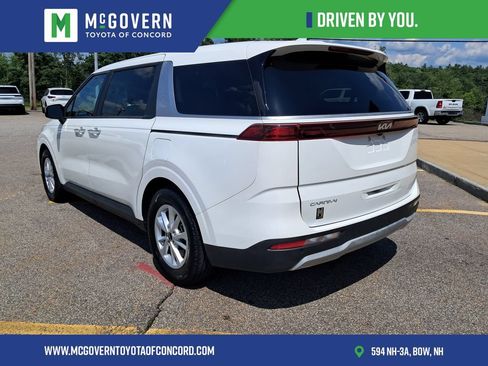 Used 2023 Kia Carnival LX FWD image 7