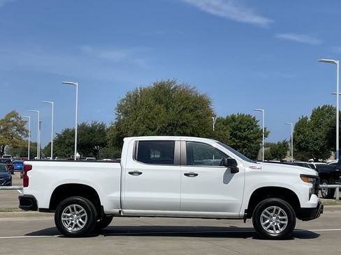 Used 2024 Chevrolet Silverado 1500 Custom Trail Boss AWD/4WD image 3